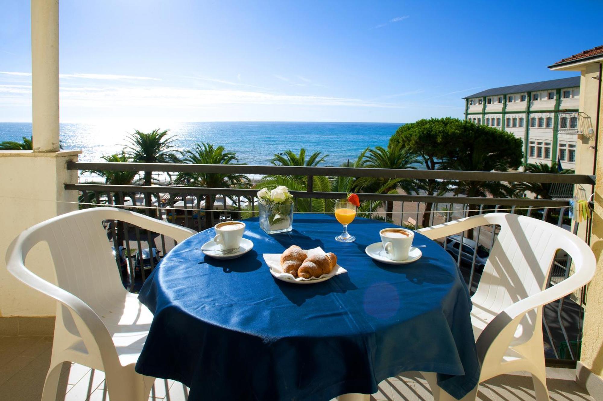 Hotel Lido Pietra Ligure Eksteriør billede