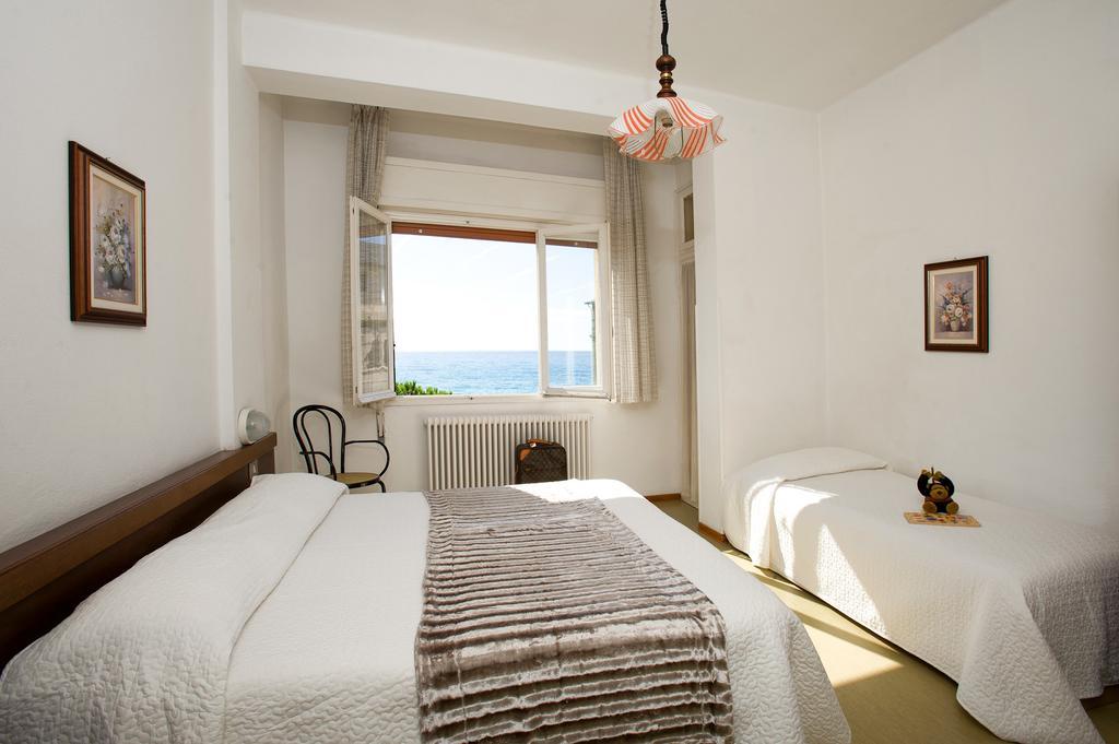 Hotel Lido Pietra Ligure Værelse billede
