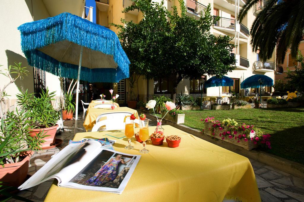 Hotel Lido Pietra Ligure Eksteriør billede