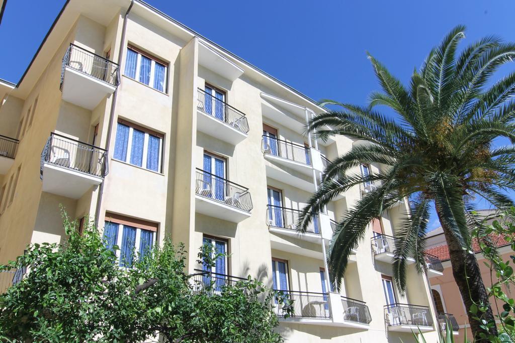 Hotel Lido Pietra Ligure Eksteriør billede
