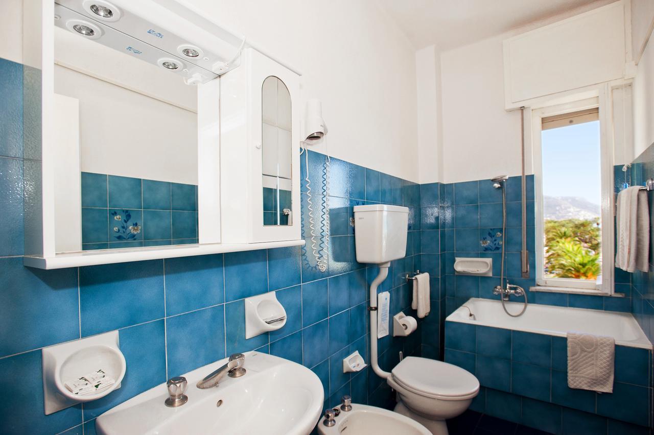 Hotel Lido Pietra Ligure Eksteriør billede